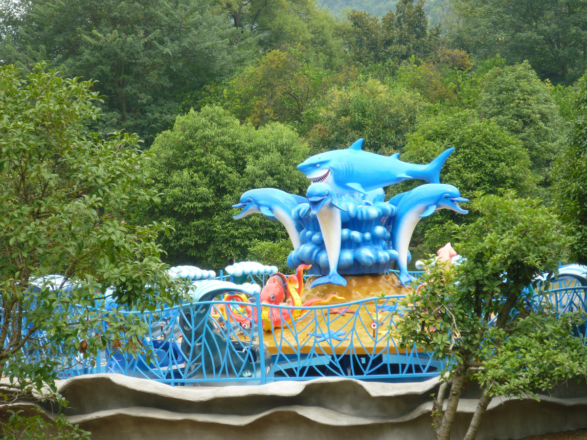 Amusement Shark Fighting Island