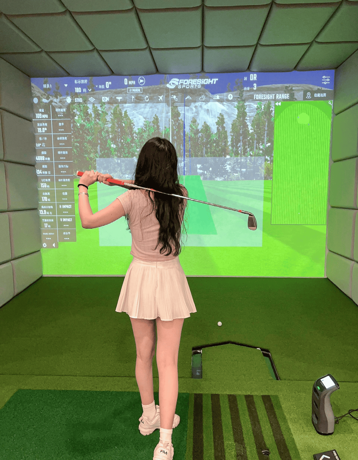 Commercial Golf Simulator commercial digital sports equipment image 1