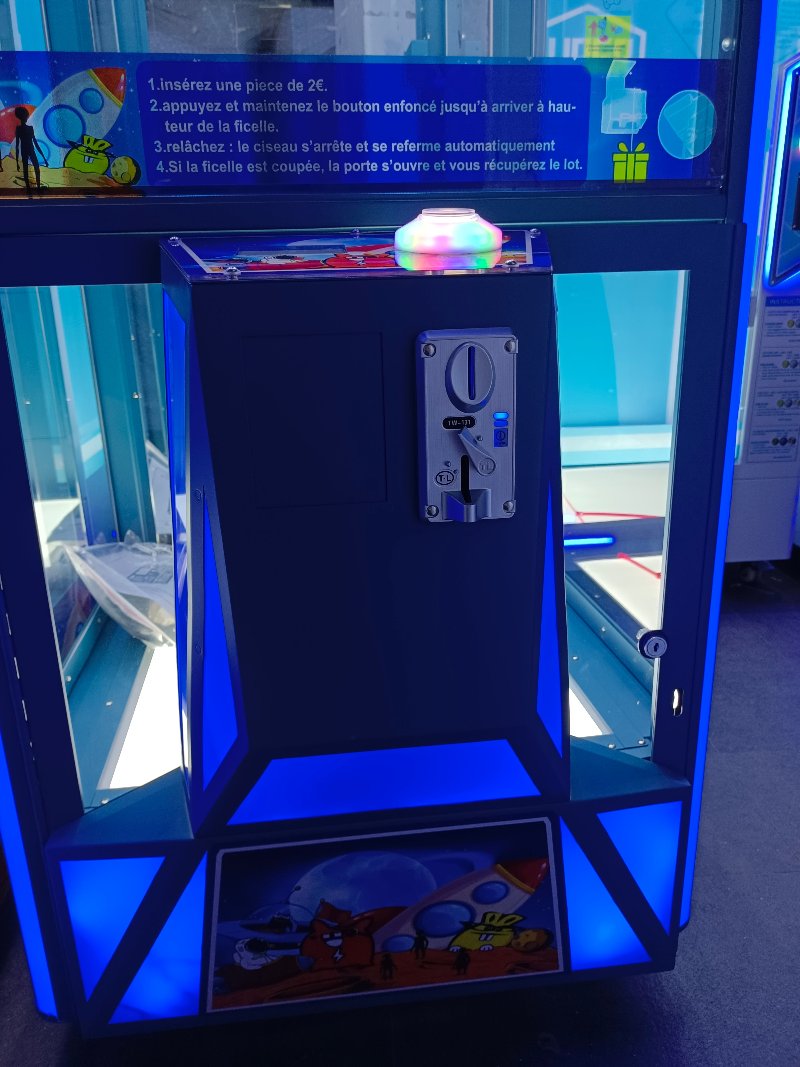 High Level Series Claw Machines - Cut game machin
