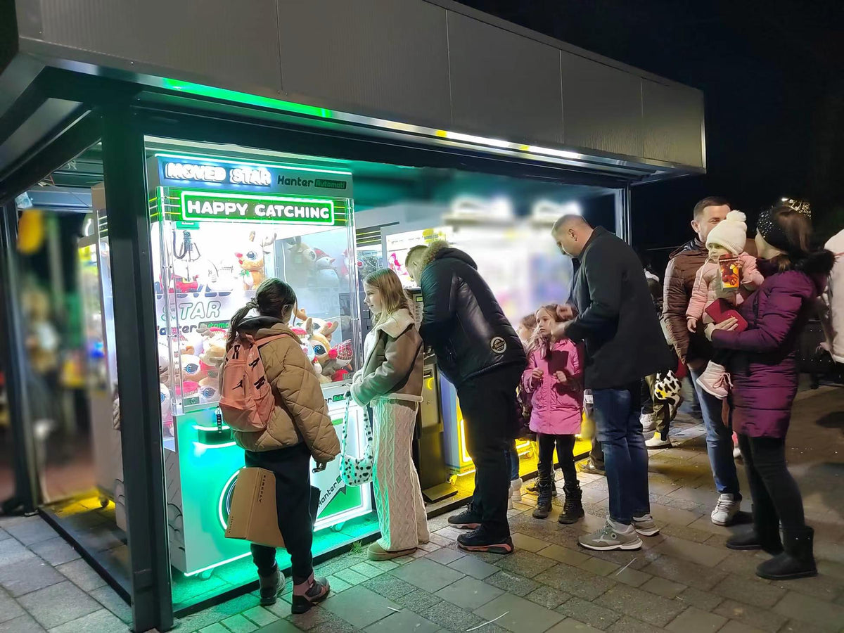 Elong Coin-Operated Plastic Gift Machine for Indoor Amusement Parks Kids Adults to Play Claw Dolls