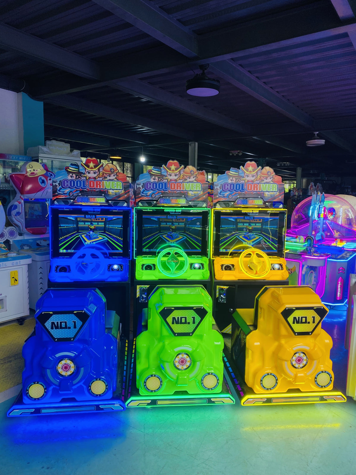 Hot Sale Kids' Video Game Machine Arcade Car Racing Simulator  220V  Acrylic& Plastic Entertainment Amusement Cool Driver