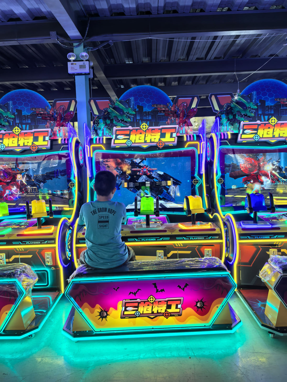 Guangdong Indoor Amusement Shooting Arcade Machine Bill Acceptor Boxing Game 6+ Years Multi-Language (Spanish/English/French)