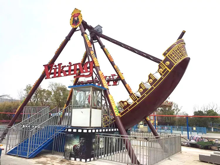 China Manufacturer Swing Viking Ship