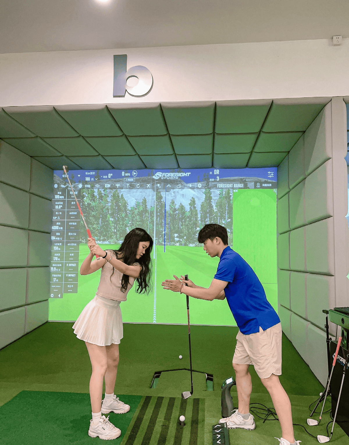 Commercial Golf Simulator commercial digital sports equipment image 4