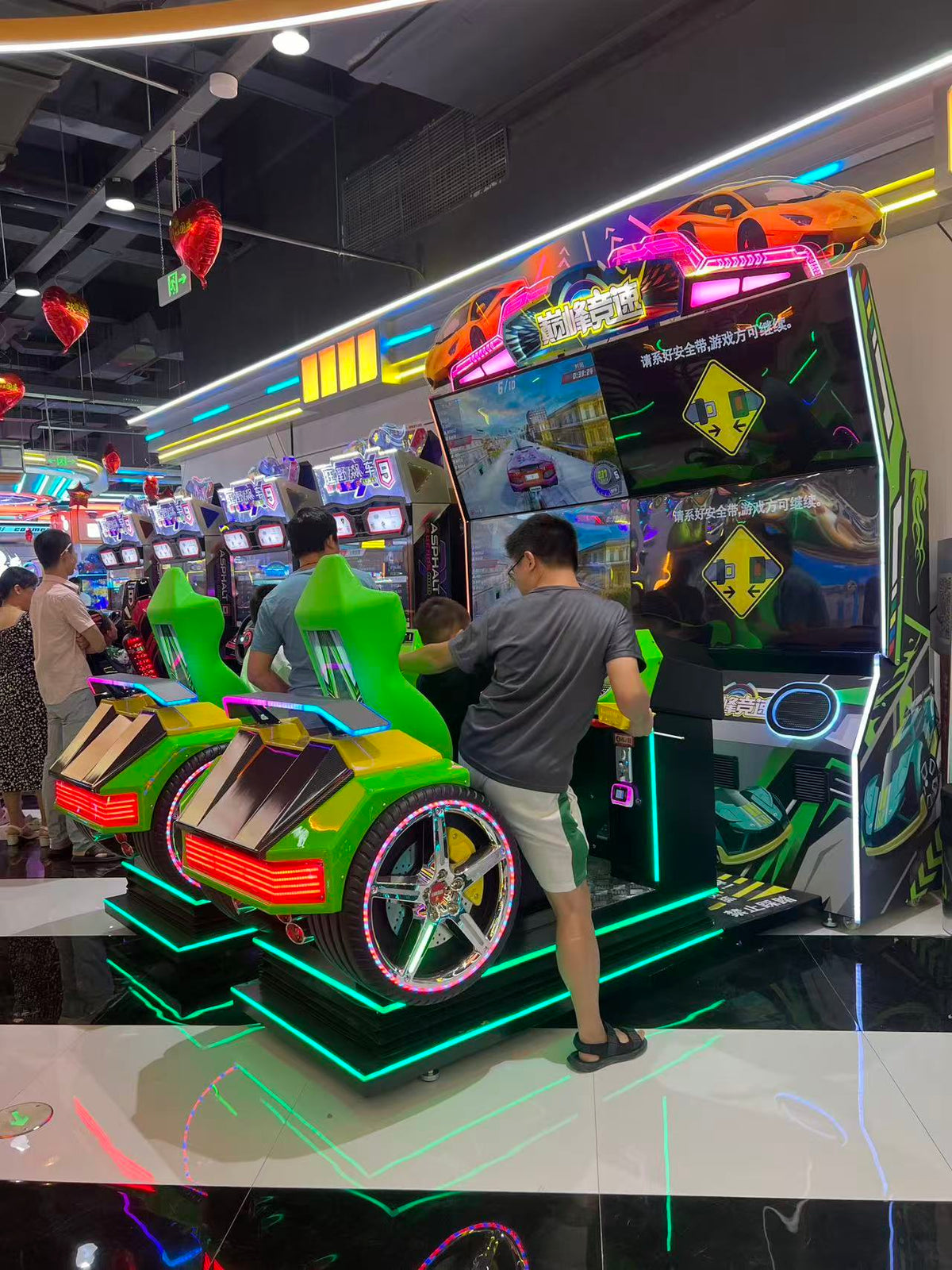 Dual-Screen 55 Inch Video Racing Simulator Machine 2-Player Coin Operated Driving Game