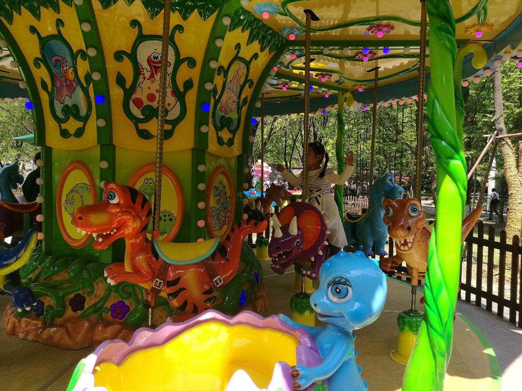 18 Seats Jurassic Carousel