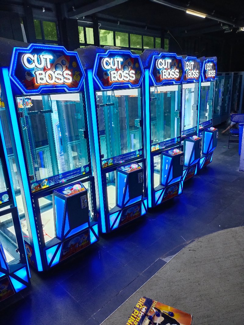High Level Series Claw Machines - Cut game machin