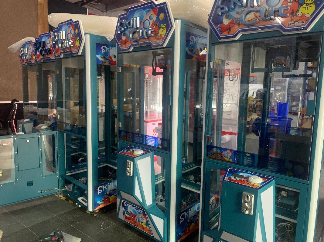 High Level Series Claw Machines - Cut game machin
