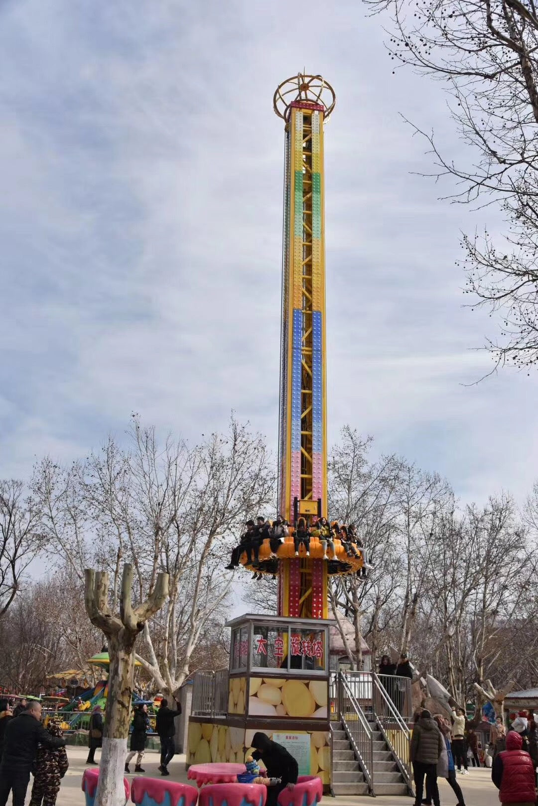 23M Rotating Lifting Tower