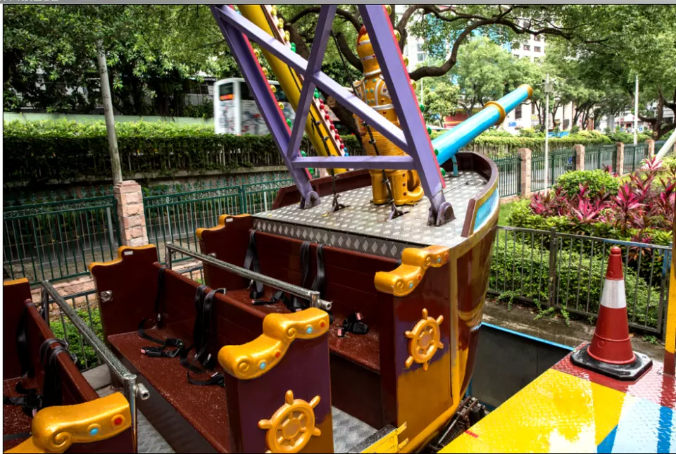 Amusement Park Rides - Excited Viking Boat
